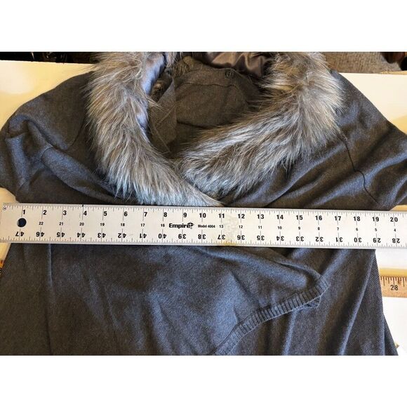 Boston Proper Faux Fur Sweater Cardigan Size Small - Picture 9 of 12
